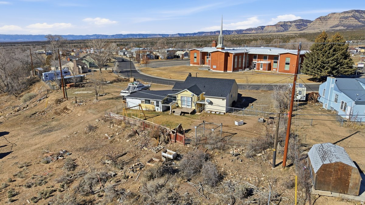 148 S GRASSY TRAIL DR