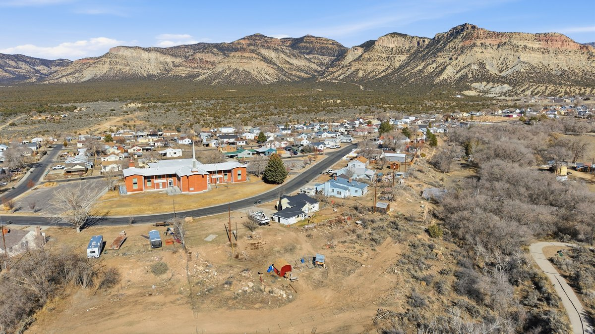 148 S GRASSY TRAIL DR