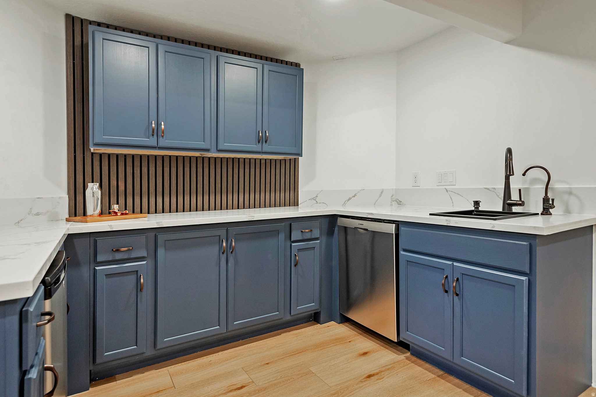 6669 S ANNE MARIE DR