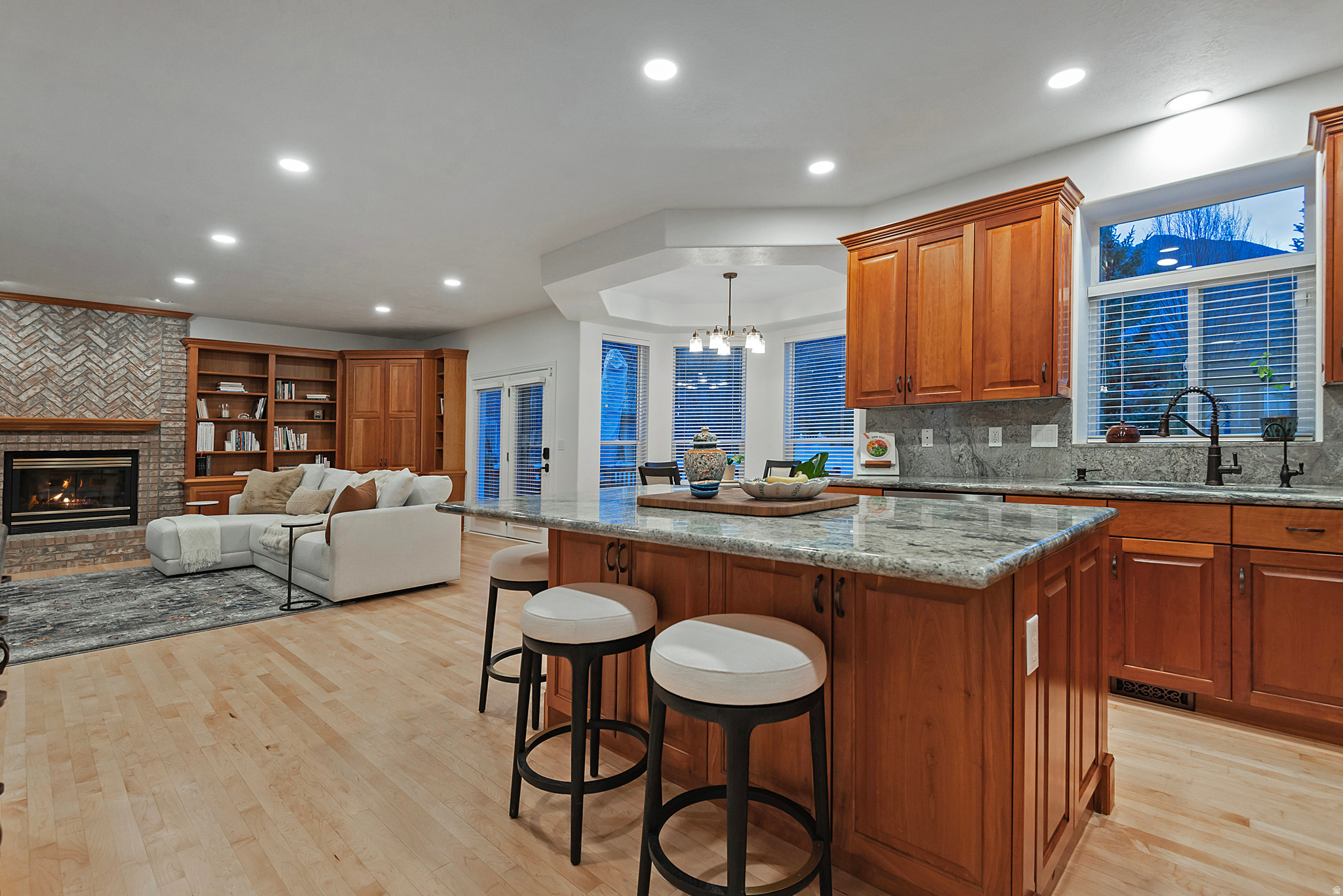 6669 S ANNE MARIE DR