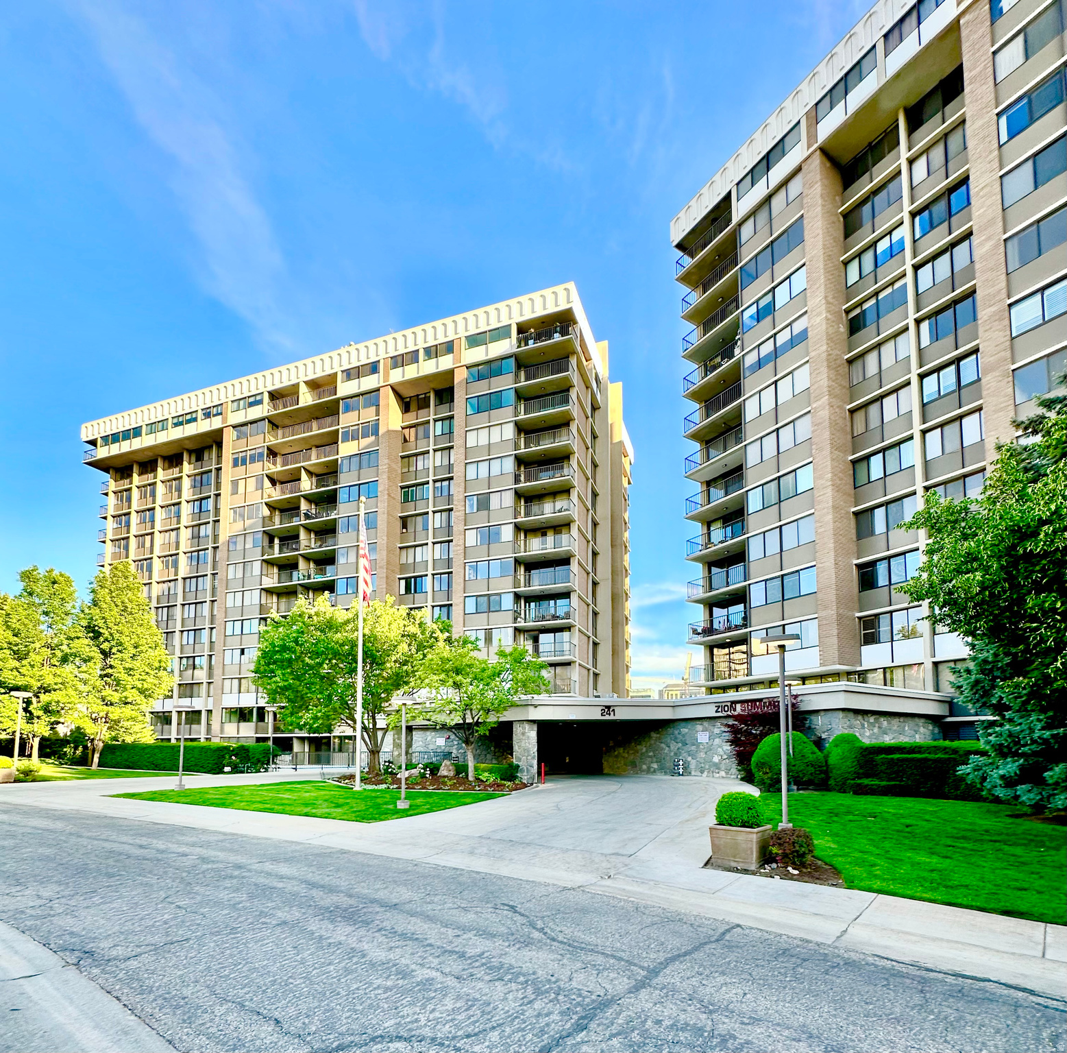 241 N VINE ST #1207W