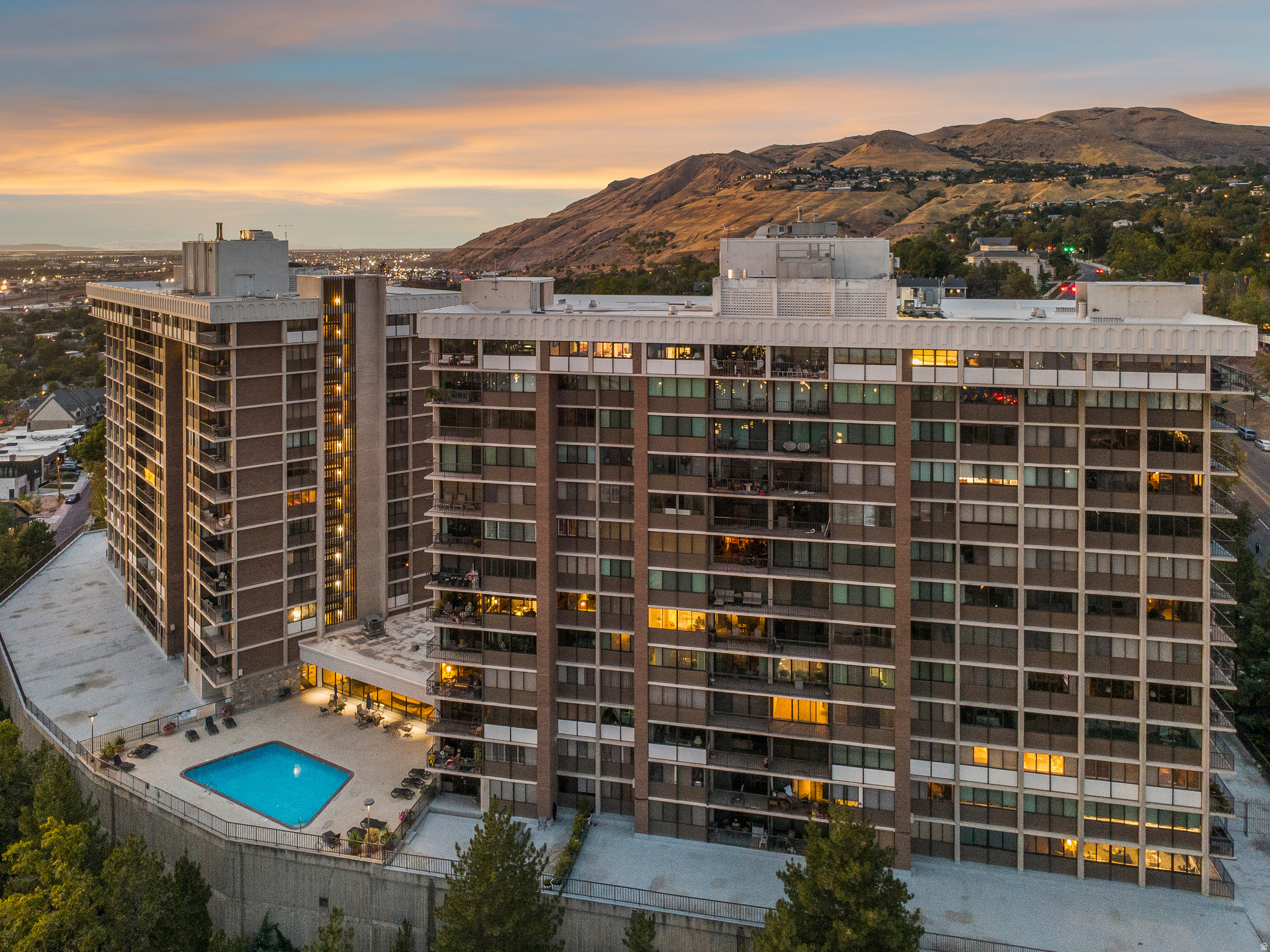 241 N VINE ST #1207W