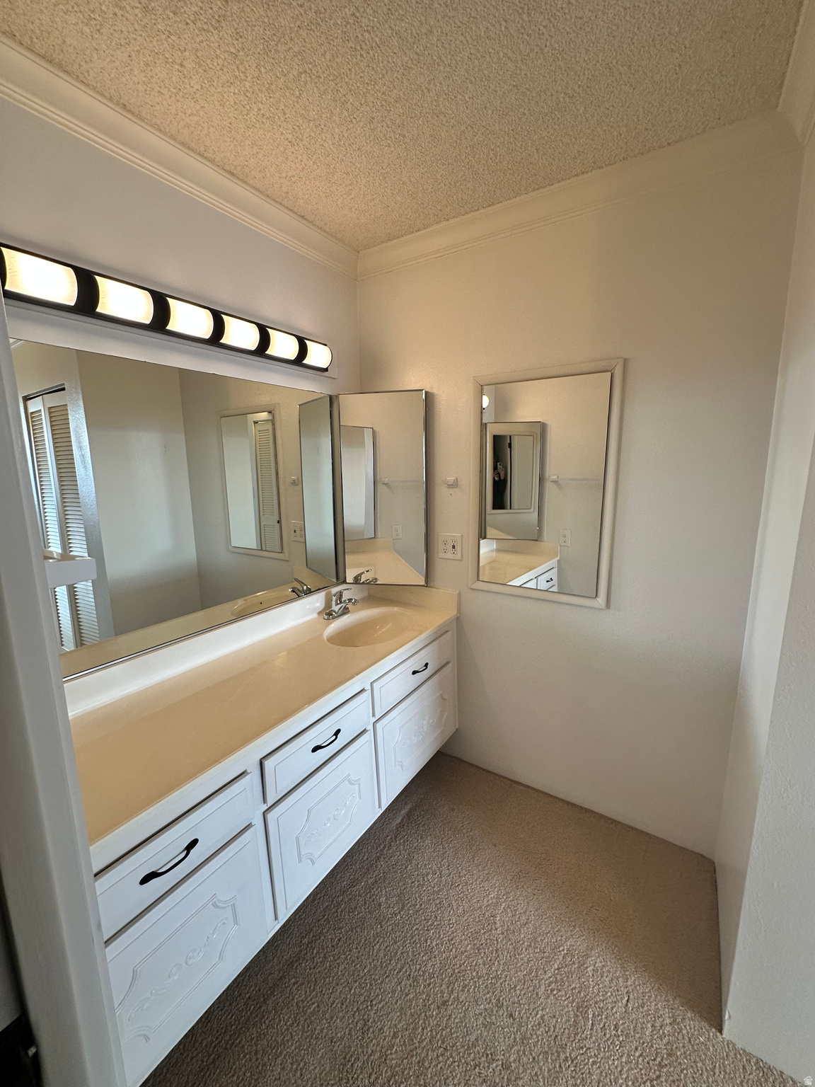 241 N VINE ST #1207W