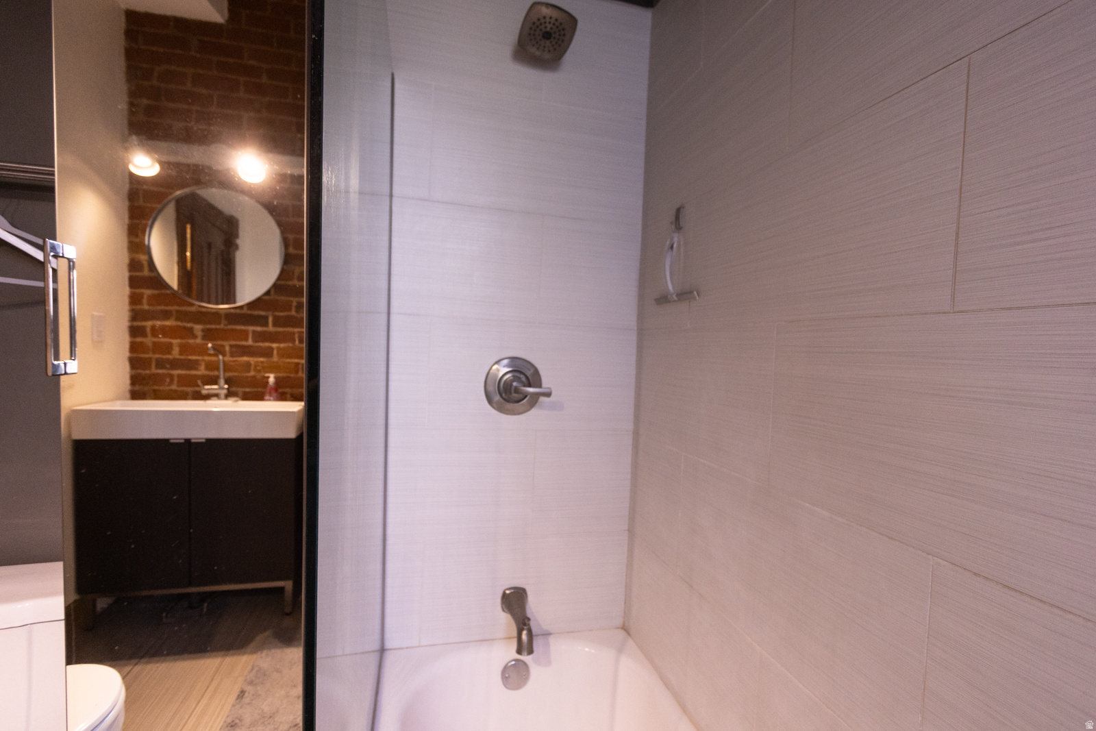 2660 S JEFFERSON AVE