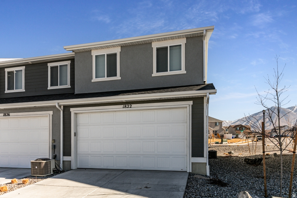 1822 N BLUE IRIS AVE #1055