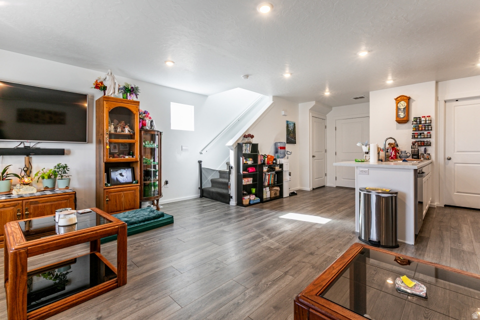 1822 N BLUE IRIS AVE #1055