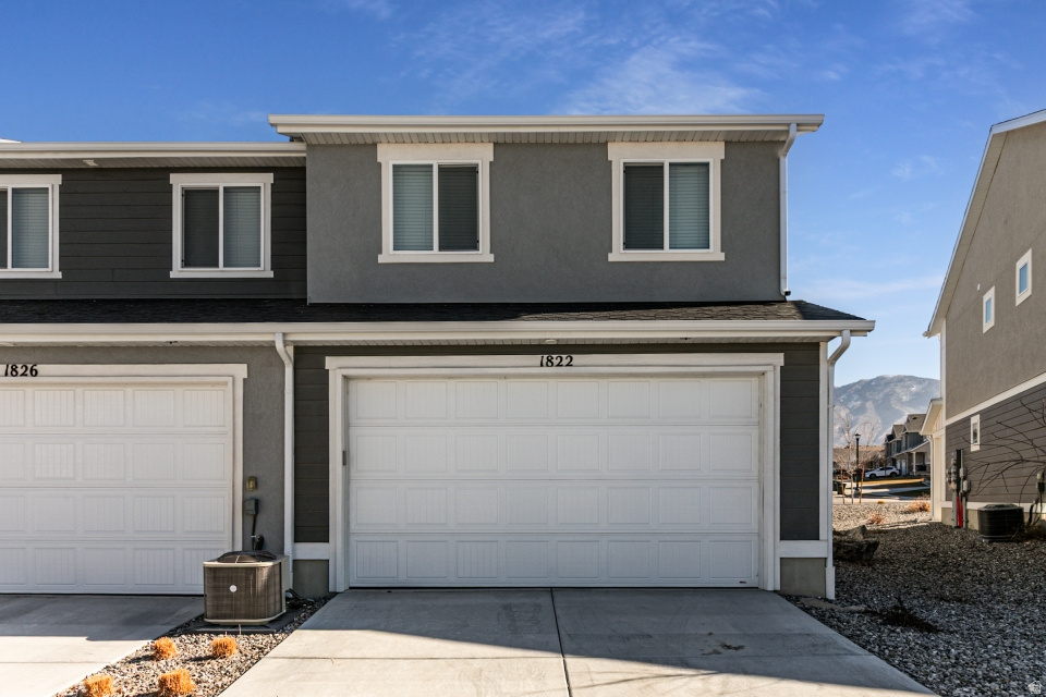 1822 N BLUE IRIS AVE #1055