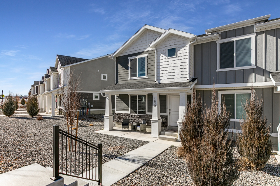 1822 N BLUE IRIS AVE #1055
