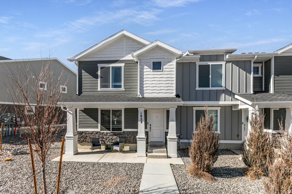 1822 N BLUE IRIS AVE #1055