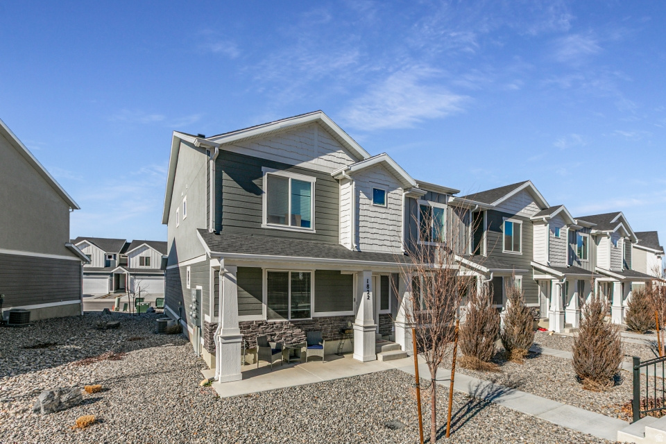 1822 N BLUE IRIS AVE #1055