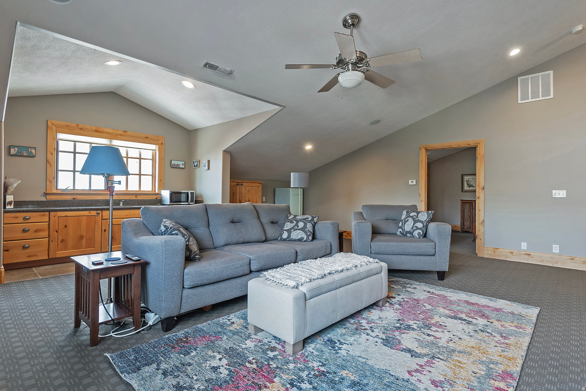 606 E HOLLY HAVEN CIR