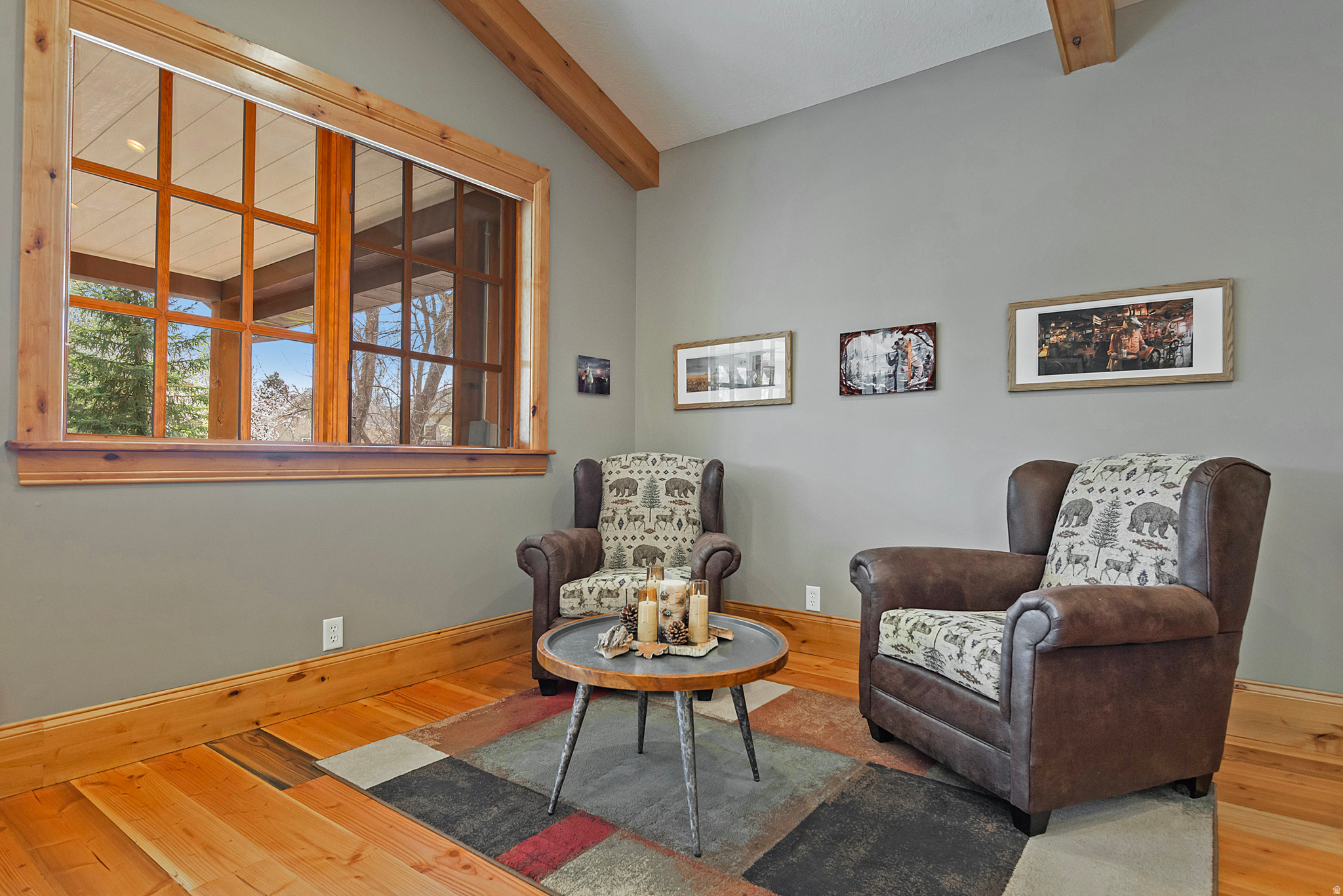 606 E HOLLY HAVEN CIR