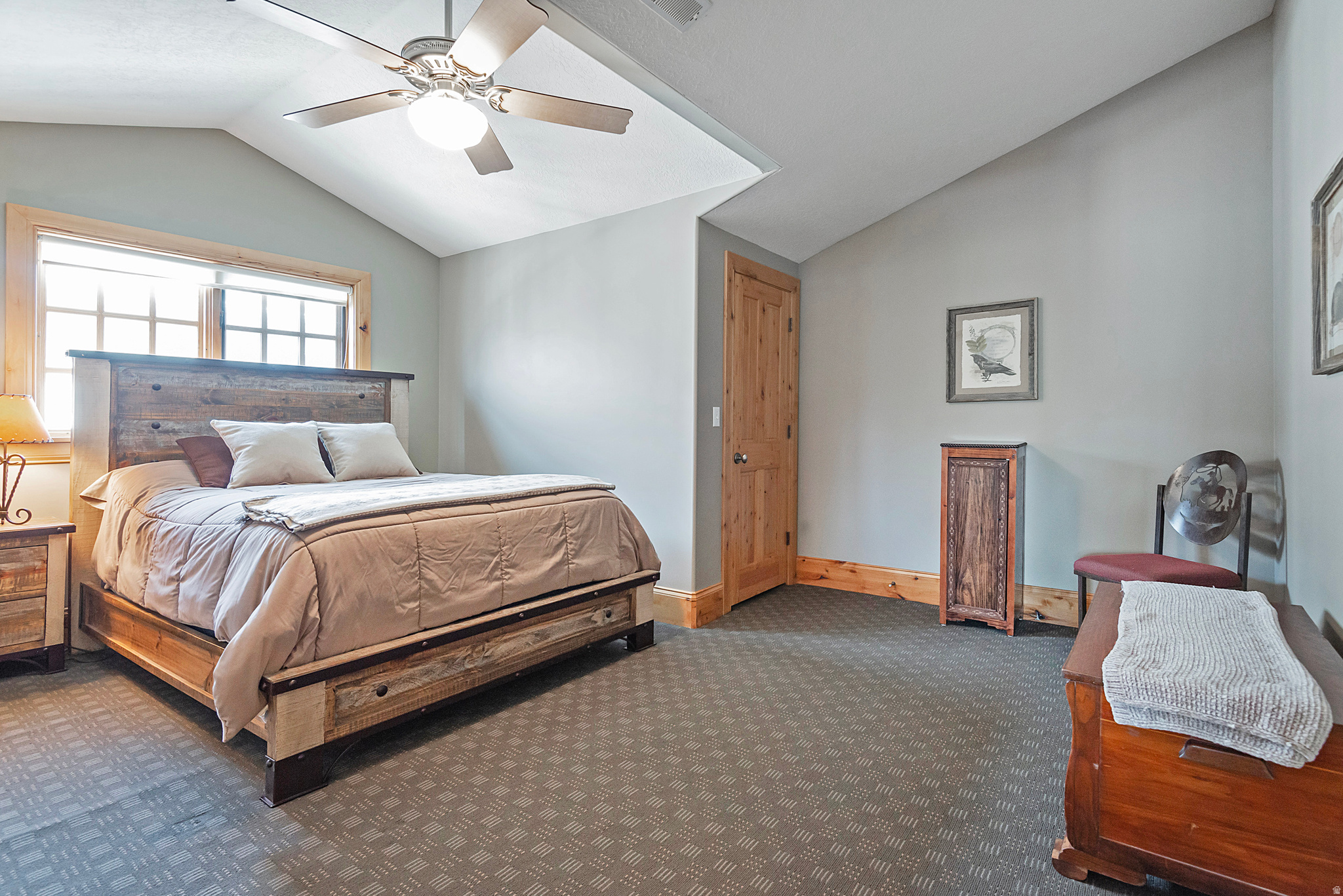 606 E HOLLY HAVEN CIR