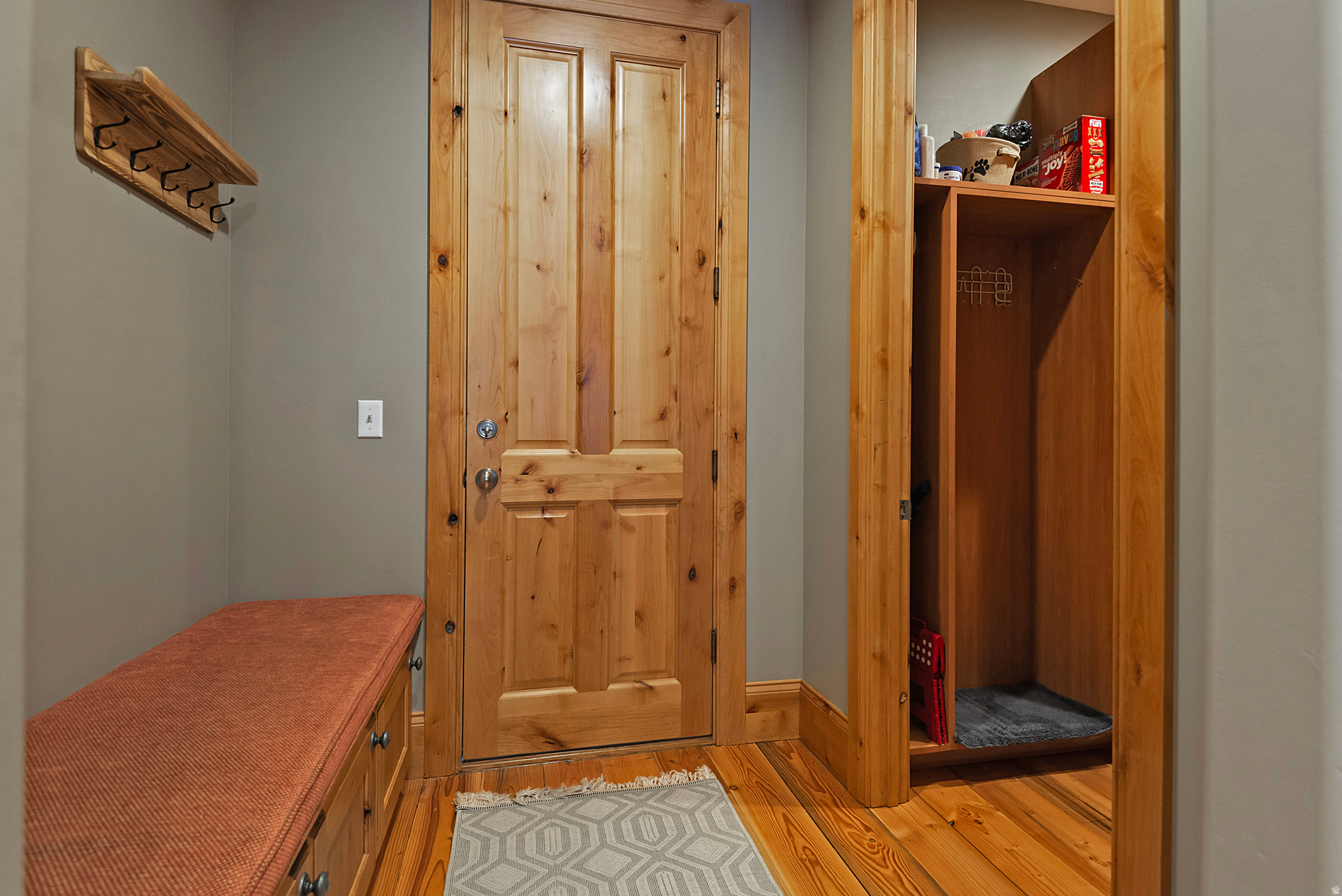 606 E HOLLY HAVEN CIR