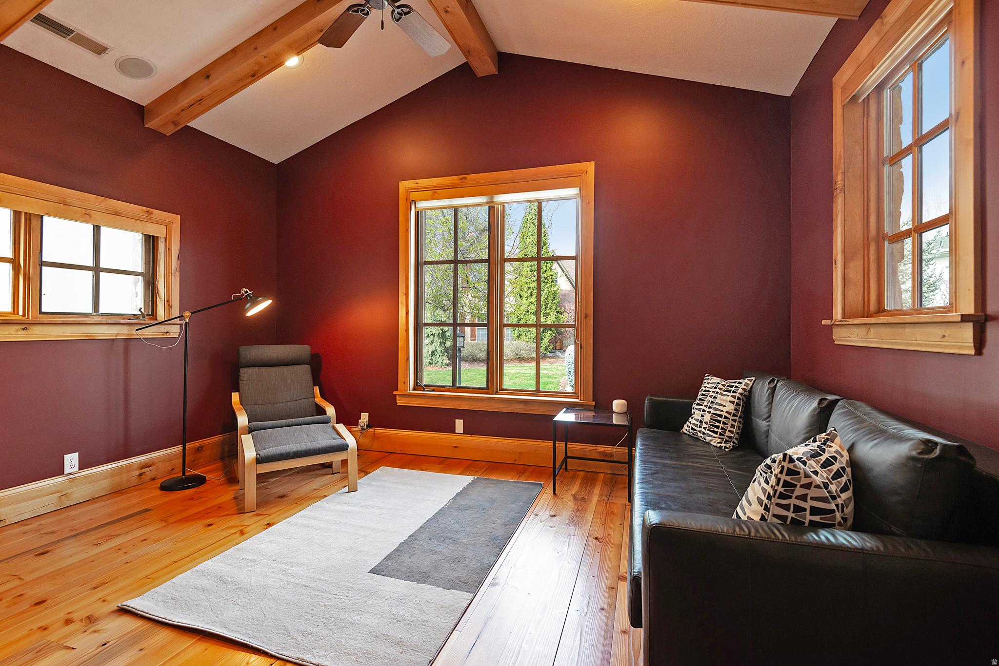 606 E HOLLY HAVEN CIR