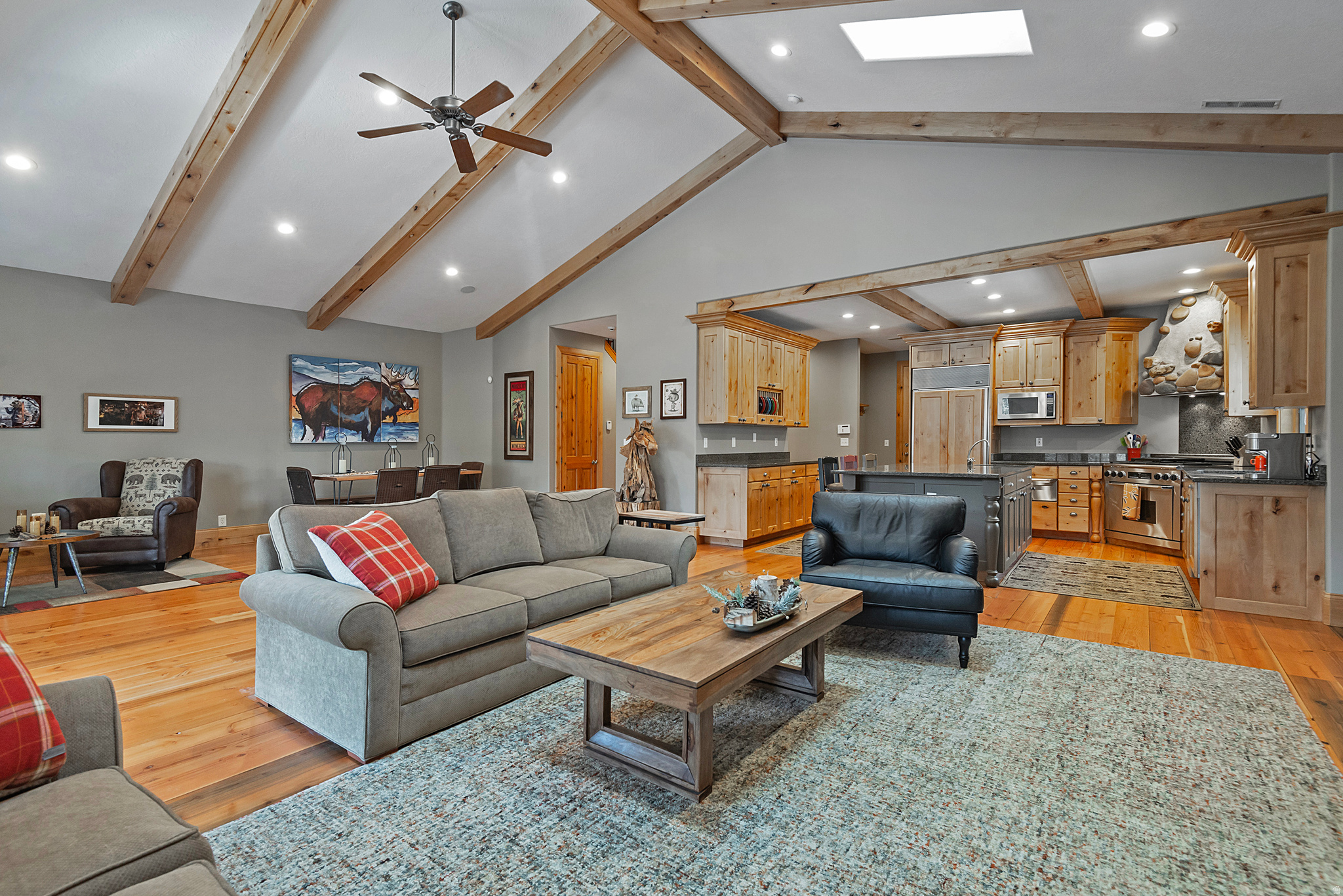 606 E HOLLY HAVEN CIR