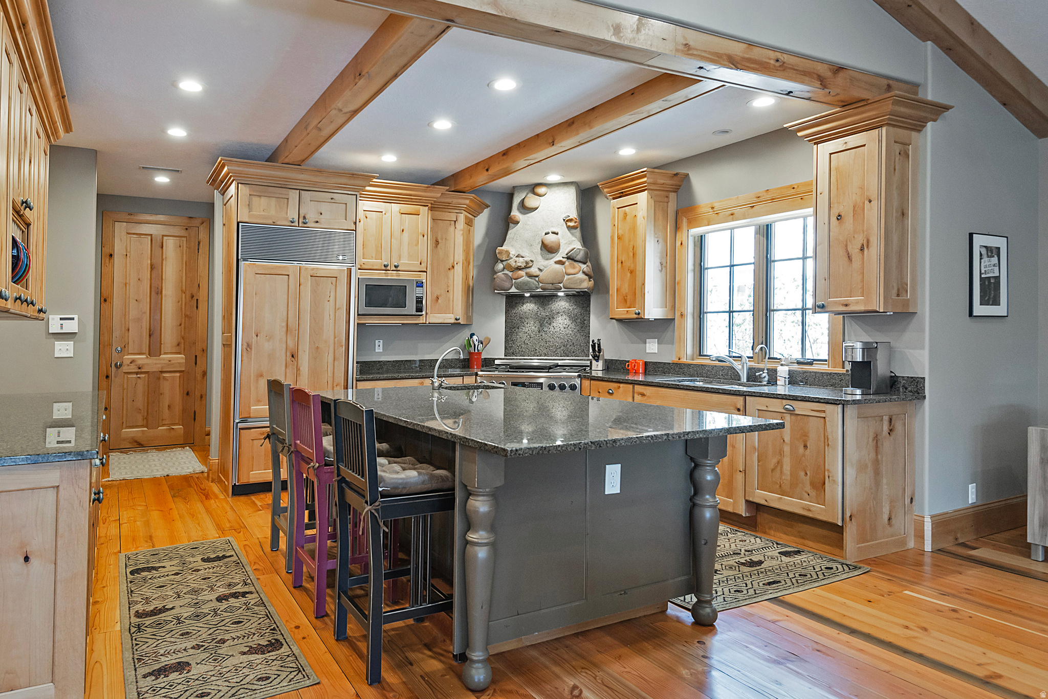 606 E HOLLY HAVEN CIR