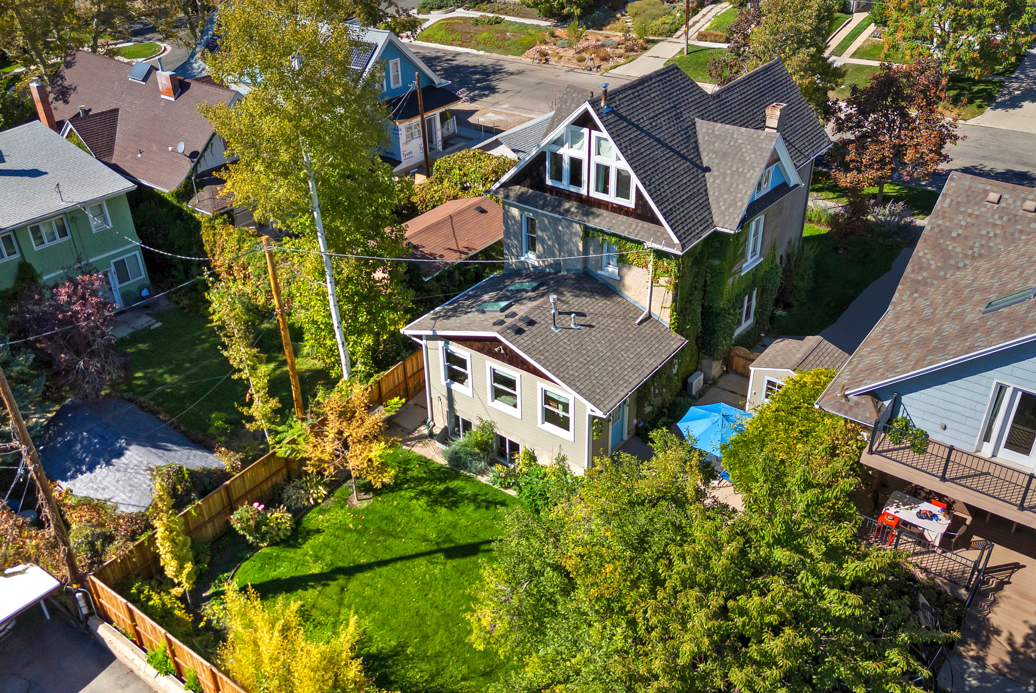716 E 4TH AVE