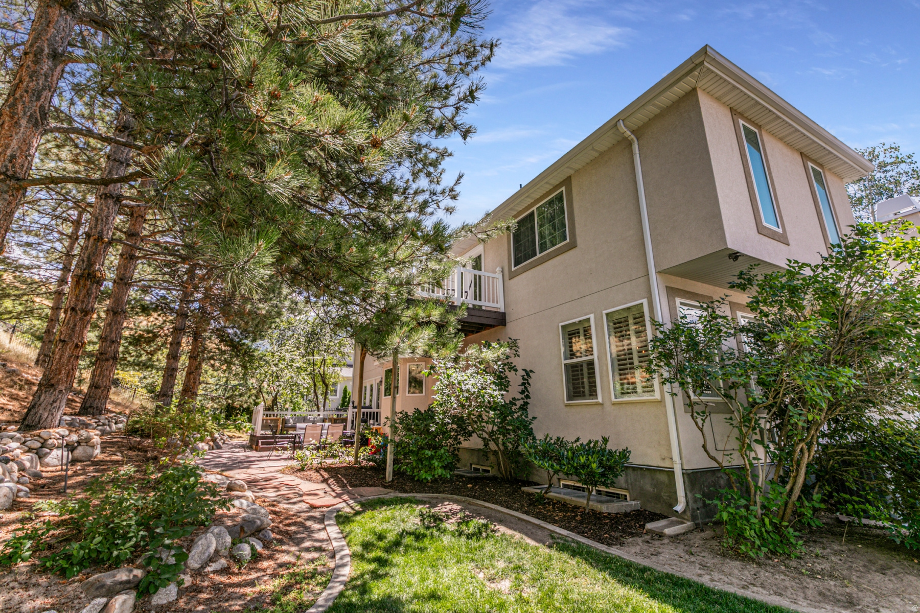 8967 S COBBLE CANYON LN