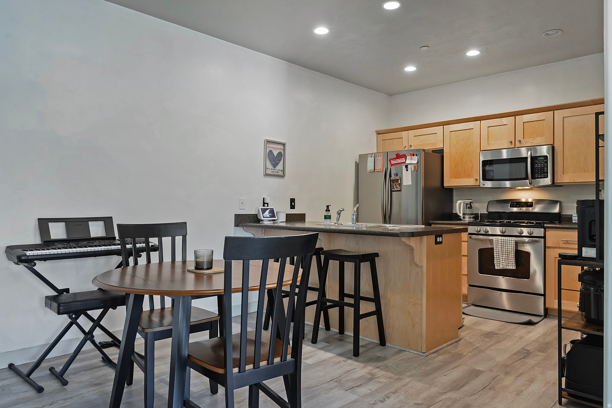 190 E BELMONT AVE #6