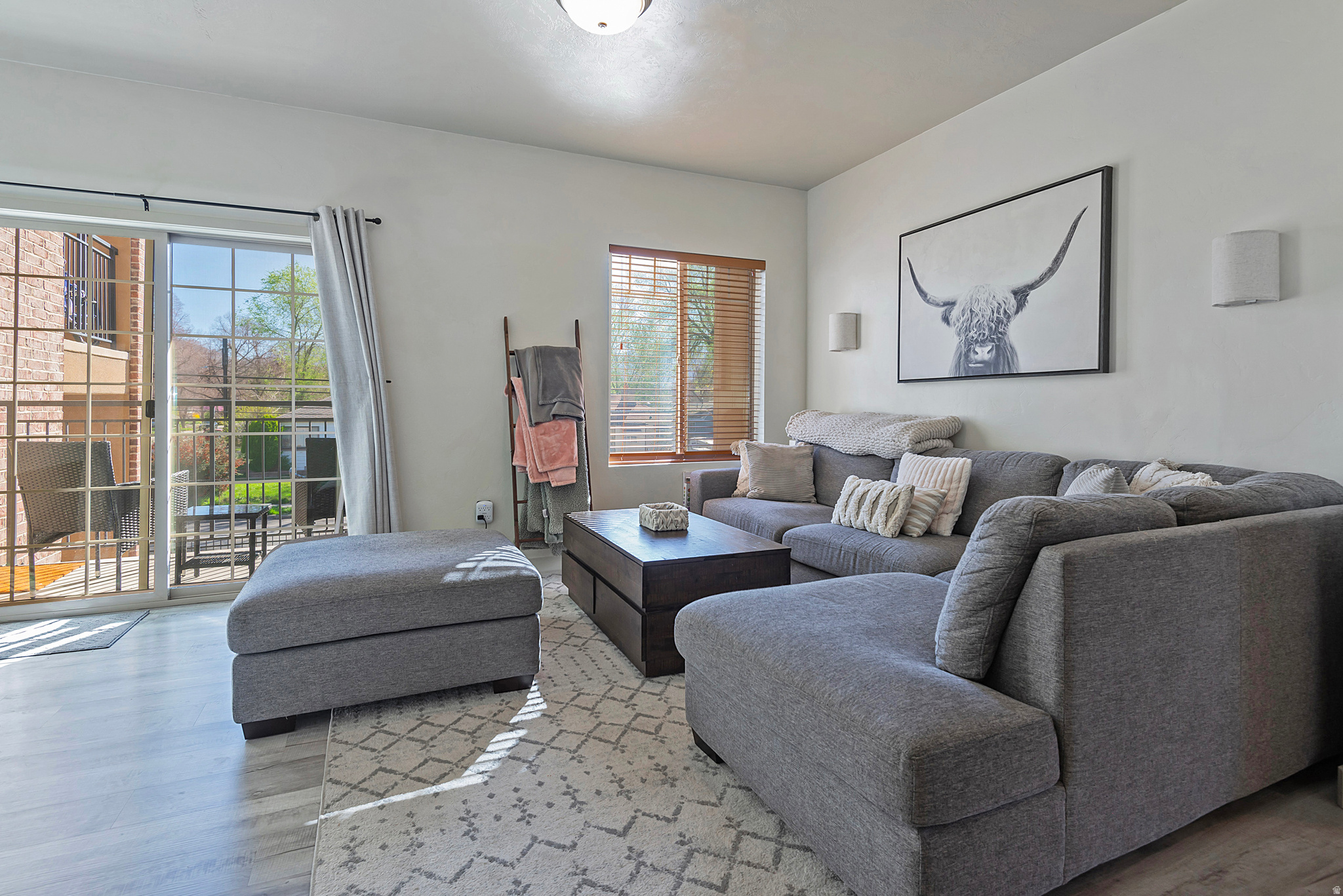 190 E BELMONT AVE #6