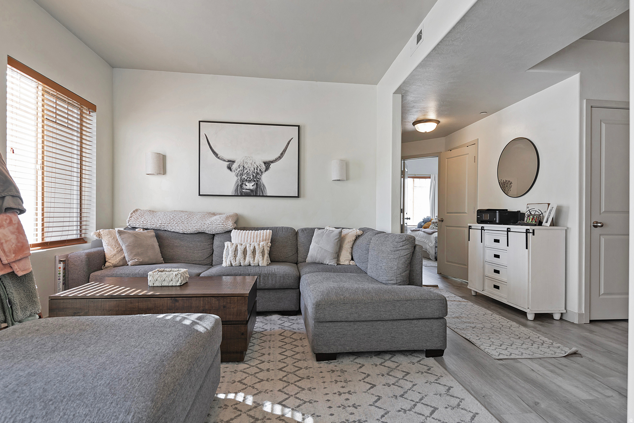 190 E BELMONT AVE #6