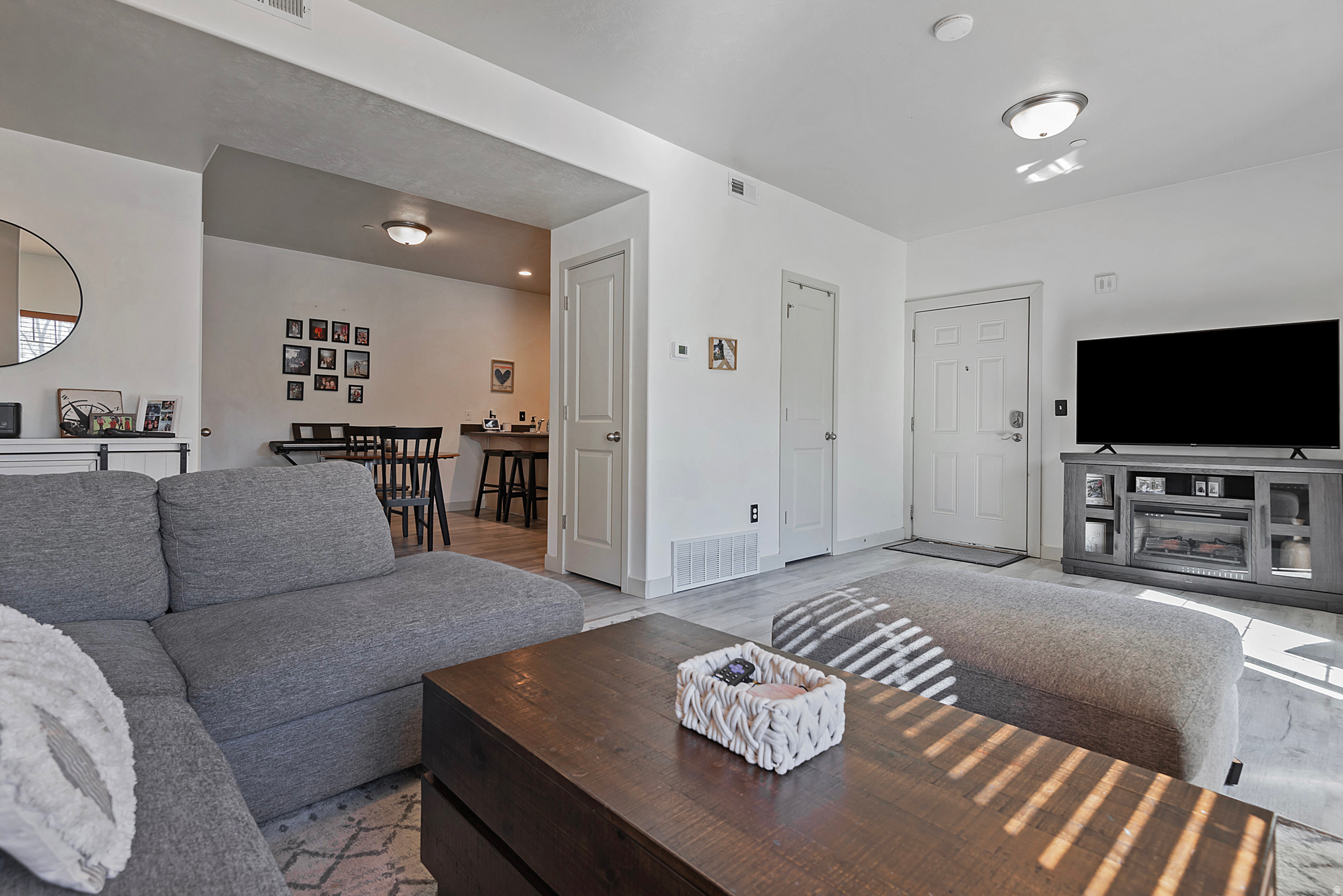 190 E BELMONT AVE #6