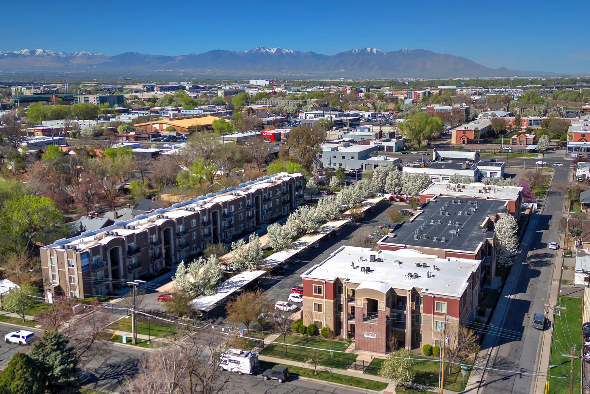 190 E BELMONT AVE #6