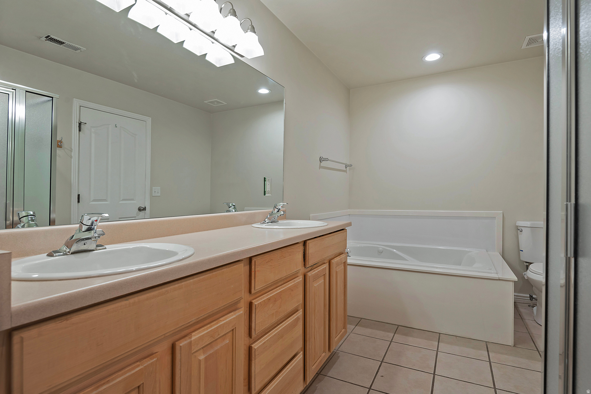 1364 E OLD MAPLE CT