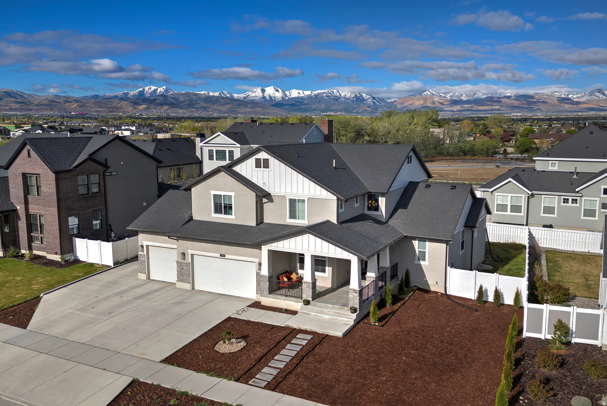 11694 S ENGELMANN DR