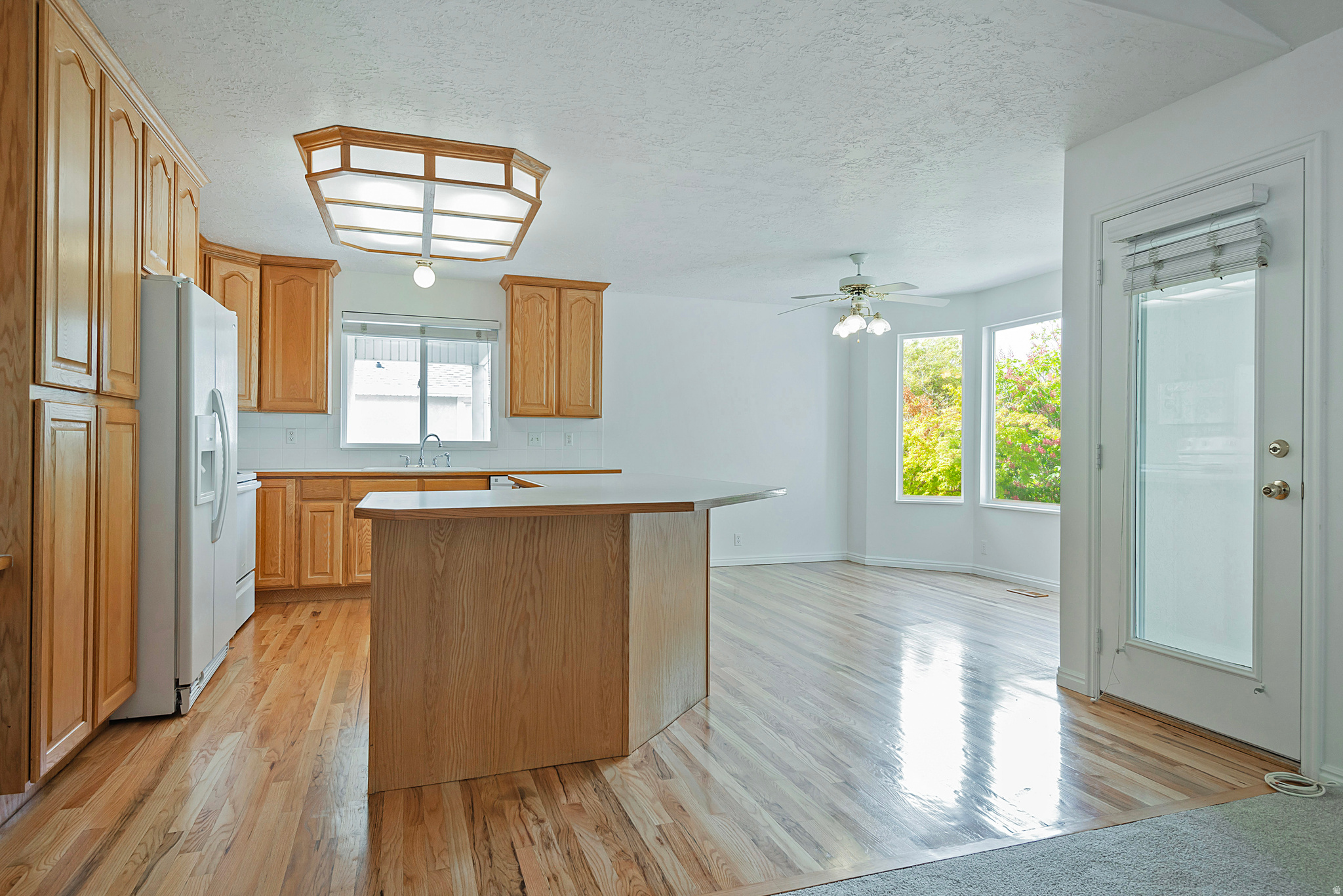 1506 W MISTY FEN WAY