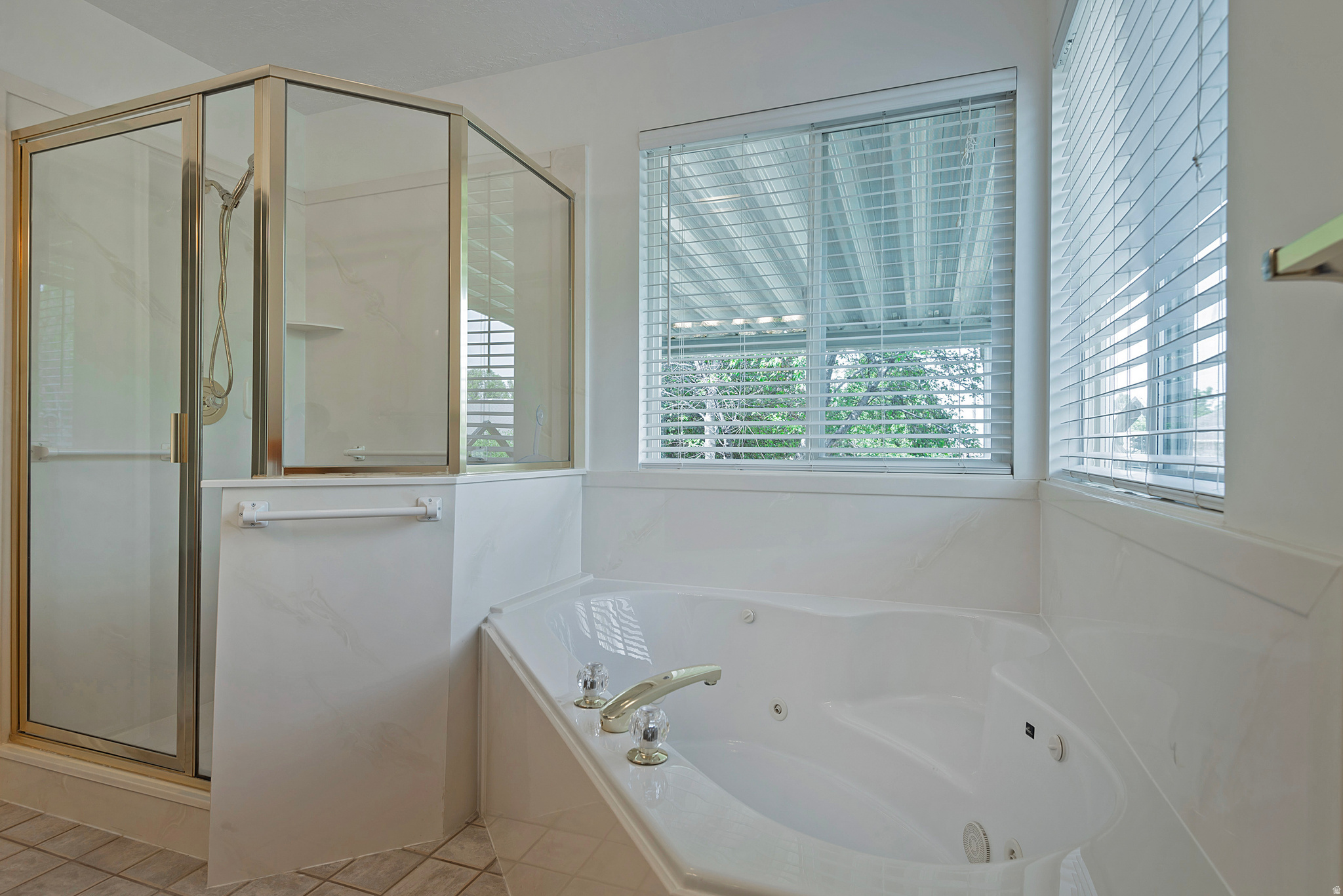 1506 W MISTY FEN WAY