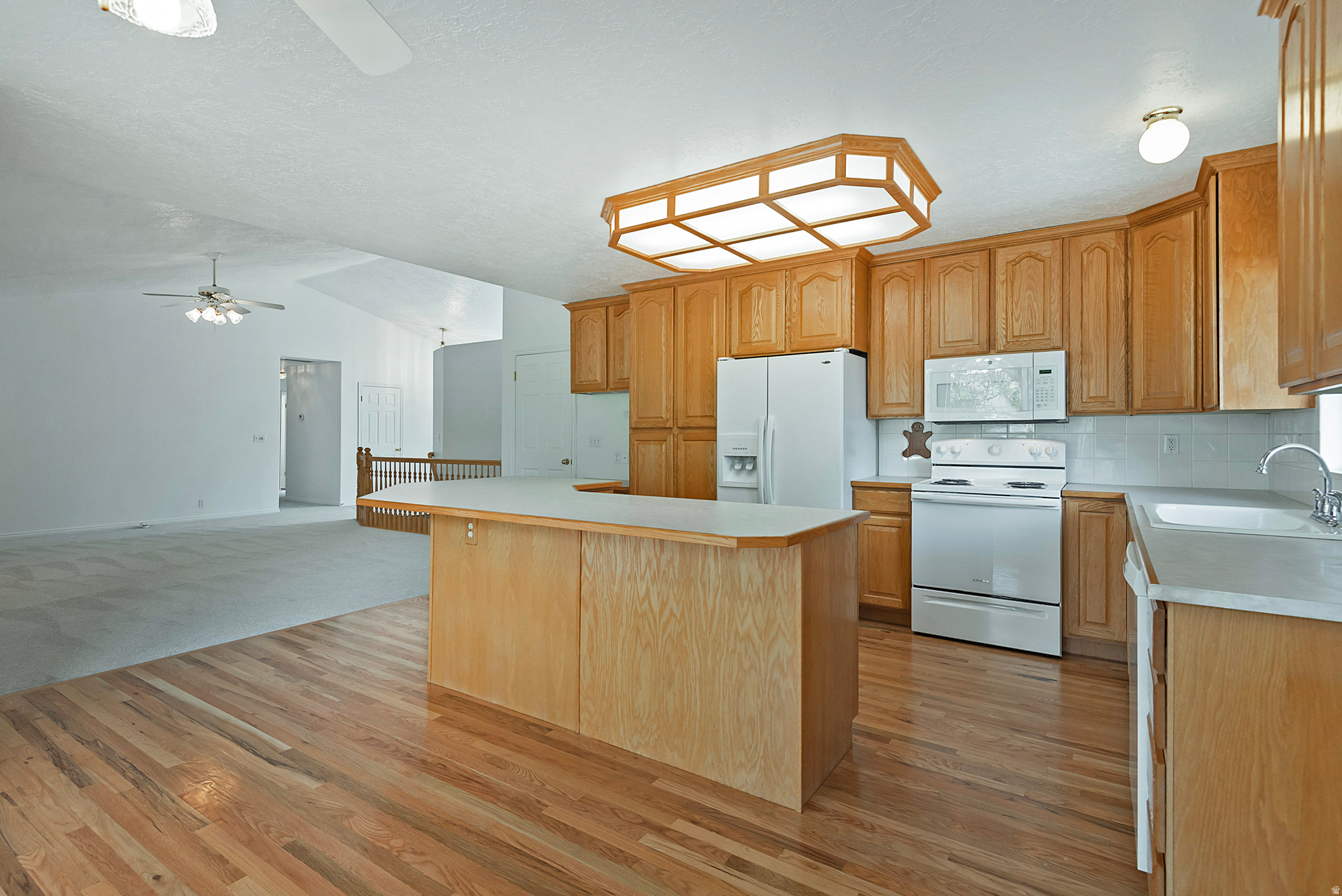 1506 W MISTY FEN WAY