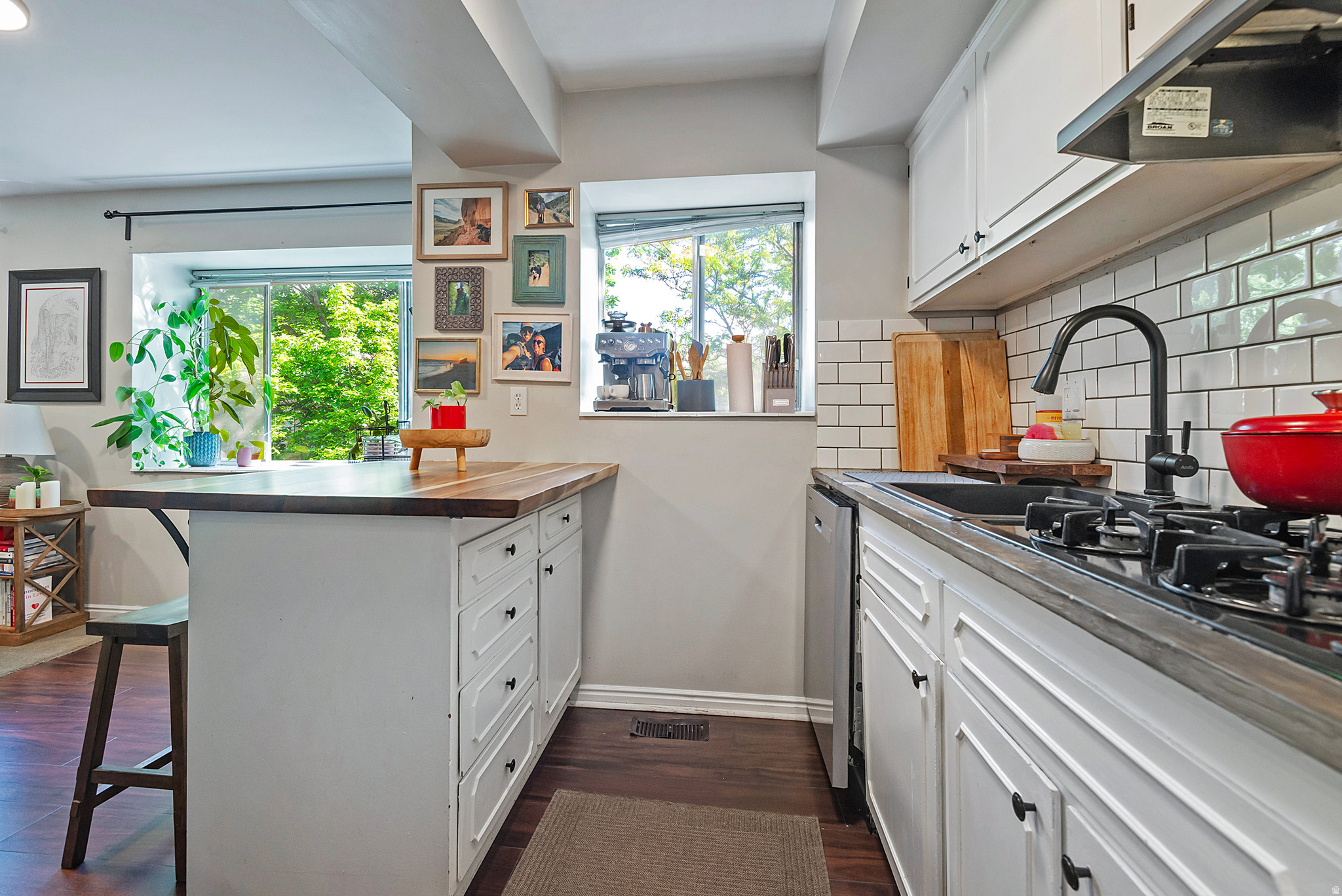 2220 E MURRAY HOLLADAY RD #330