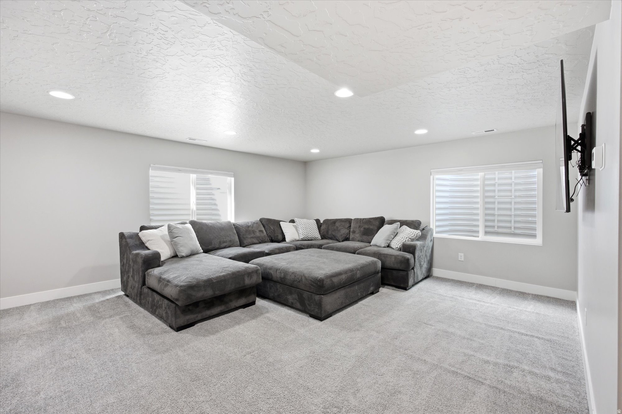 1402 SUMAC CIR