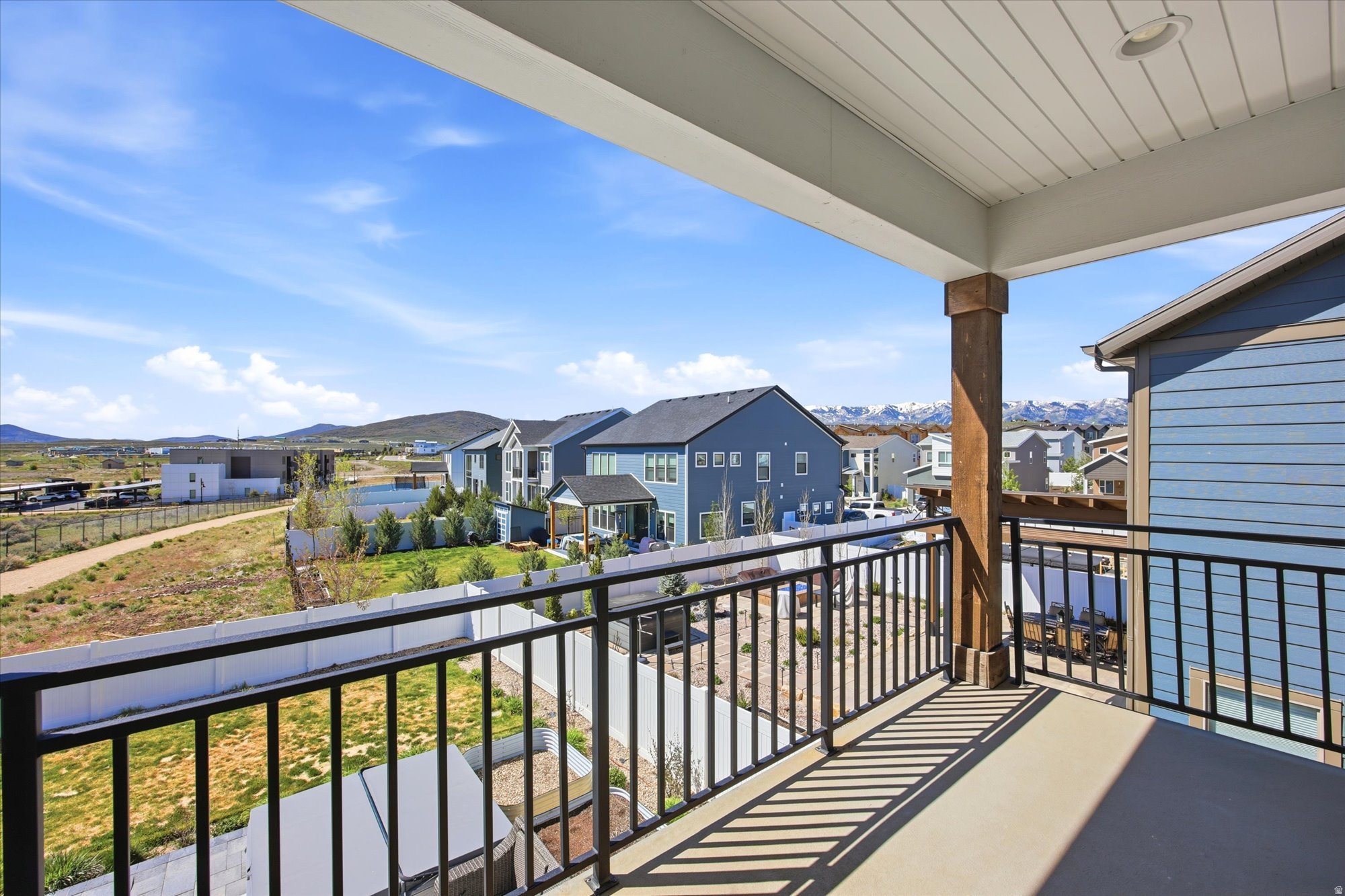 1402 SUMAC CIR