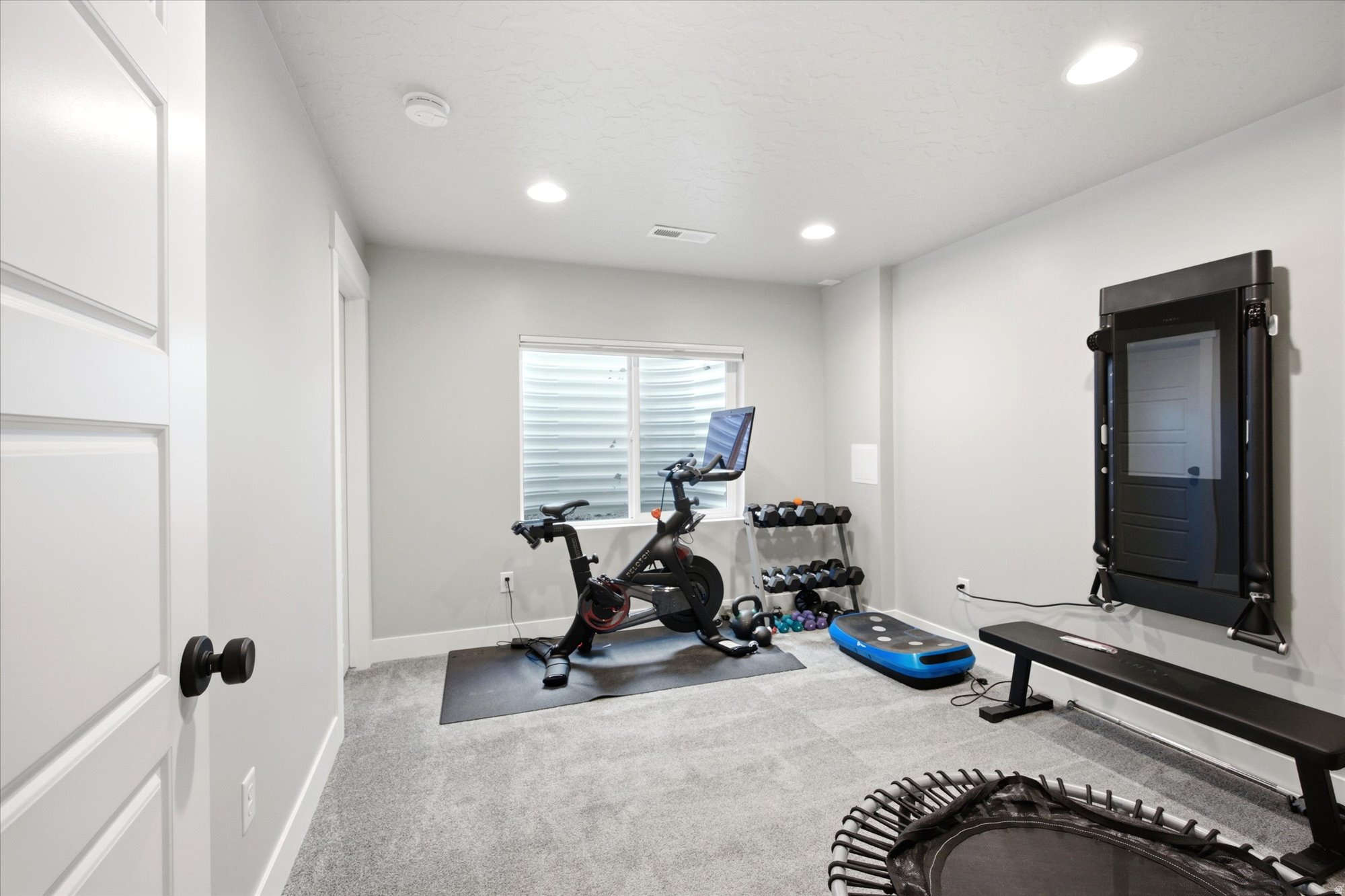 1402 SUMAC CIR