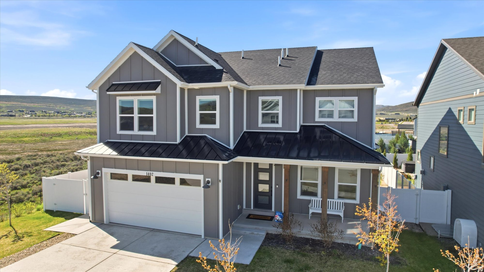 1402 SUMAC CIR