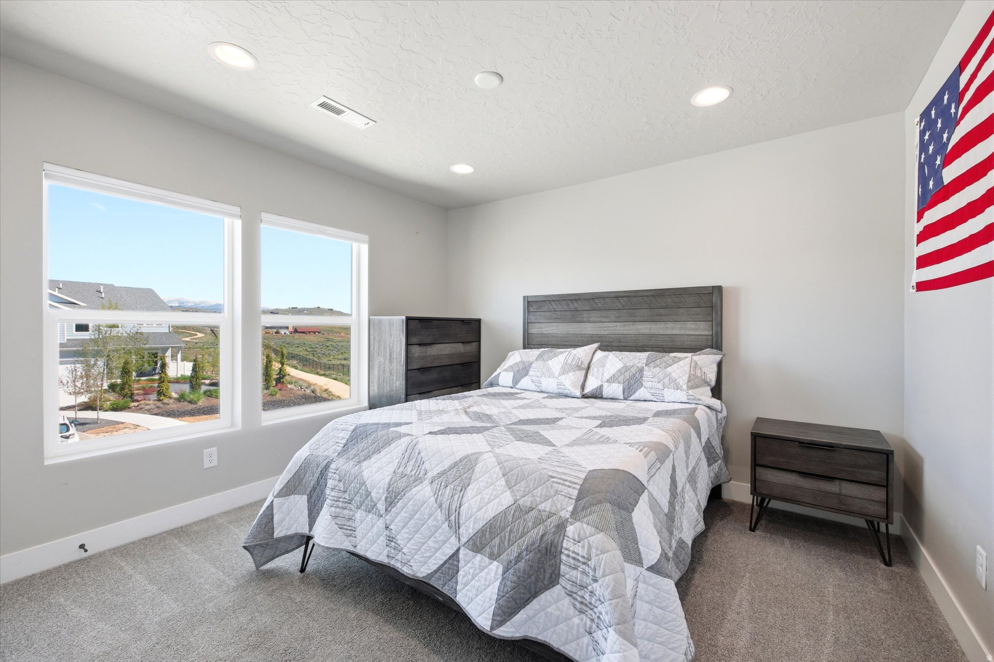1402 SUMAC CIR