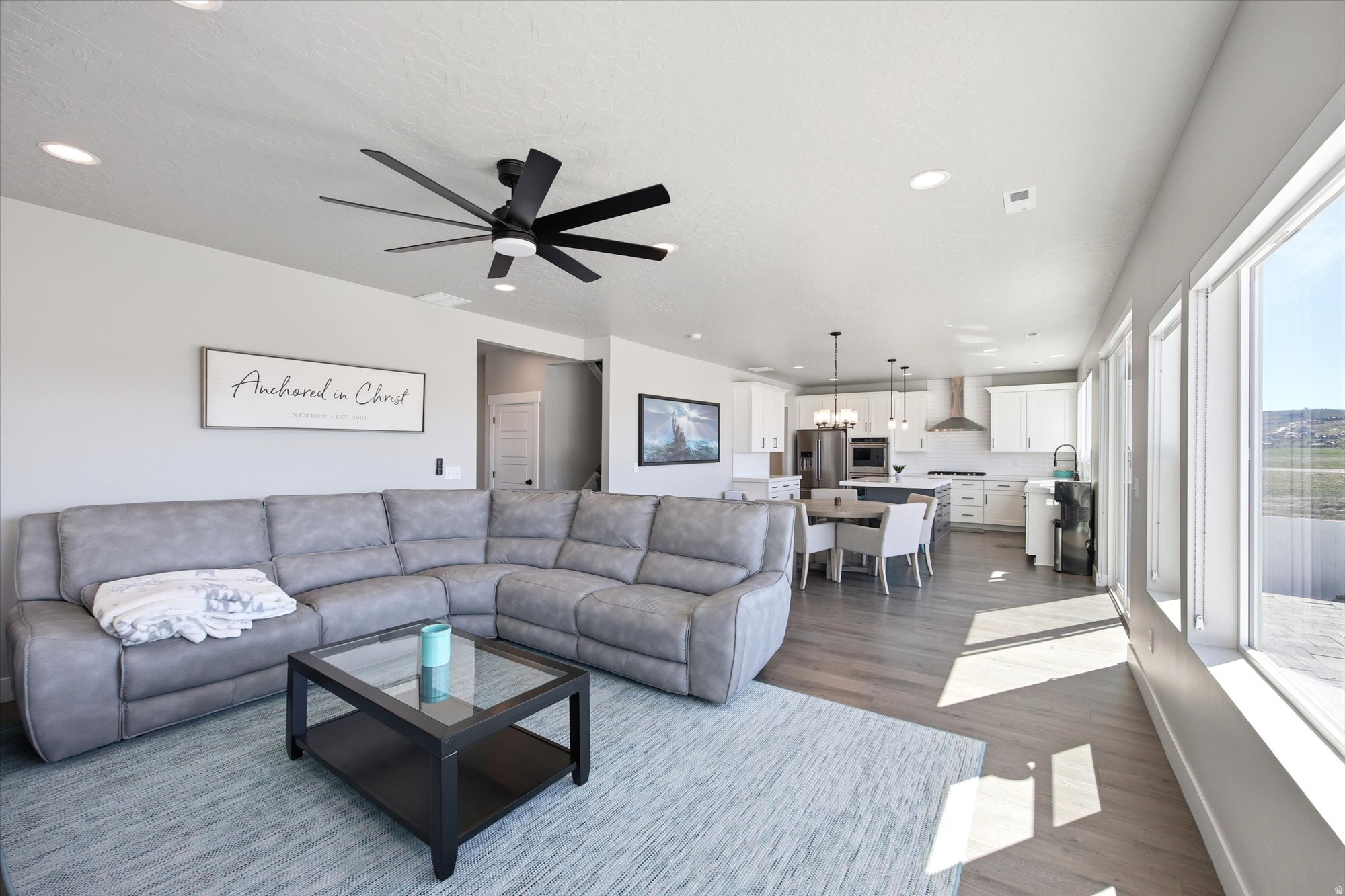1402 SUMAC CIR
