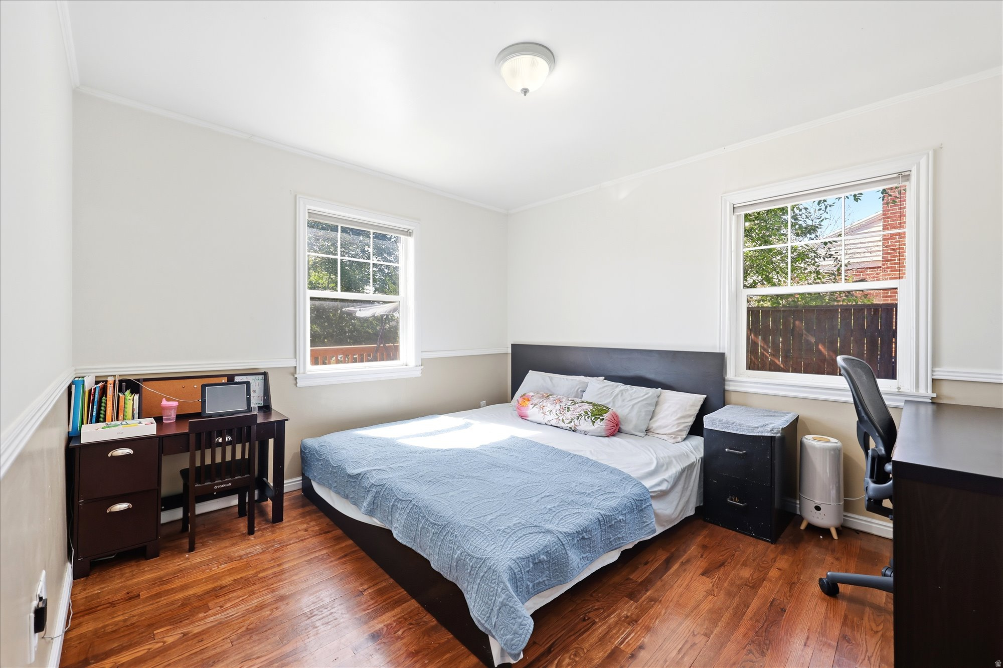 2215 S BROADMOOR