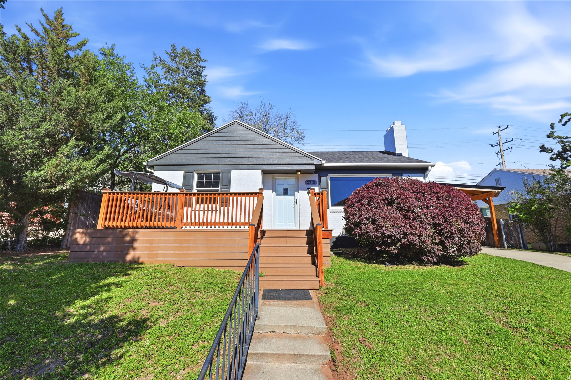 2215 S BROADMOOR