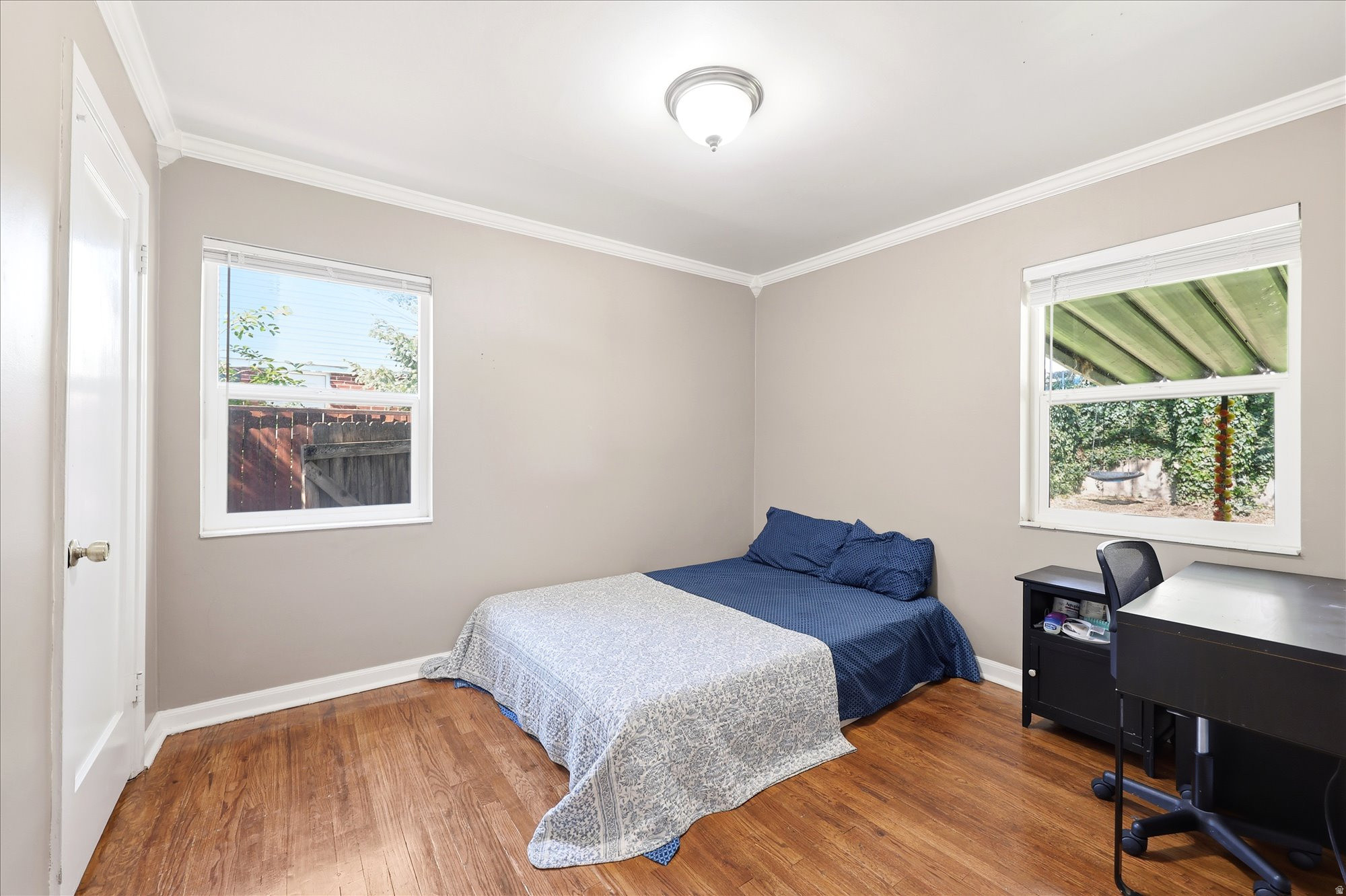 2215 S BROADMOOR