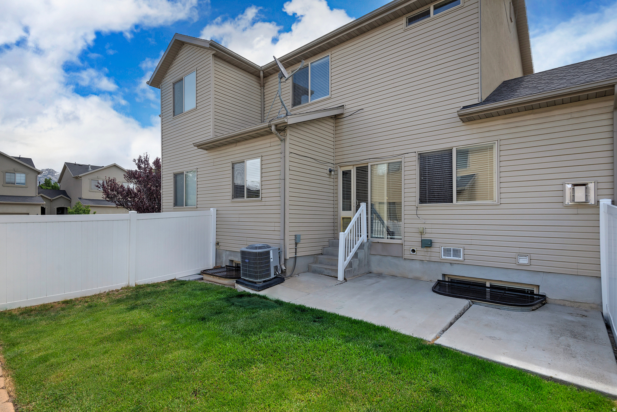 2167 N 2040 W