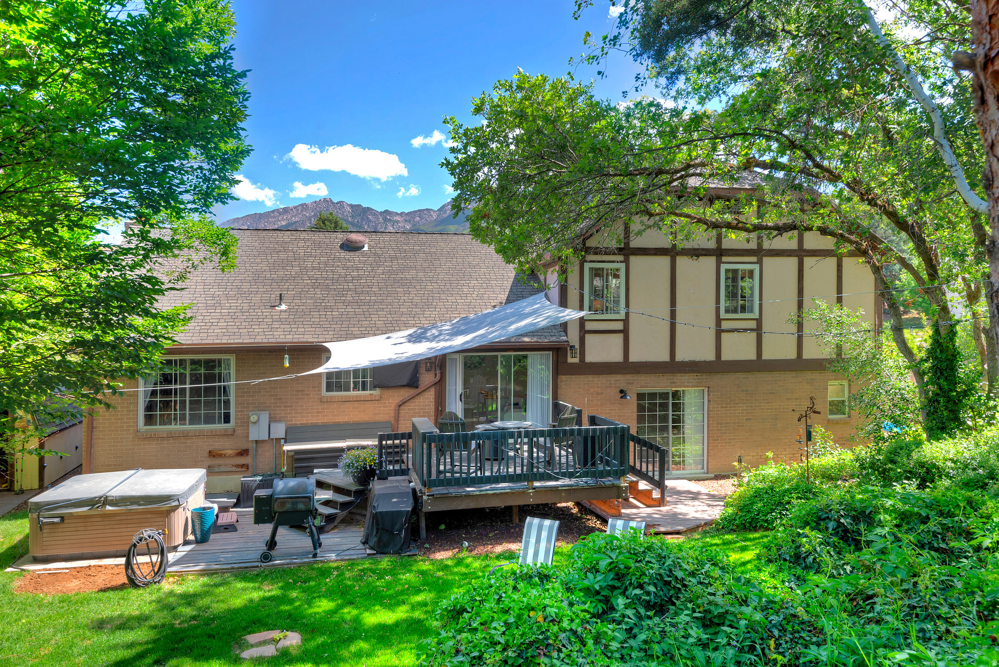 3310 E CREEK RD
