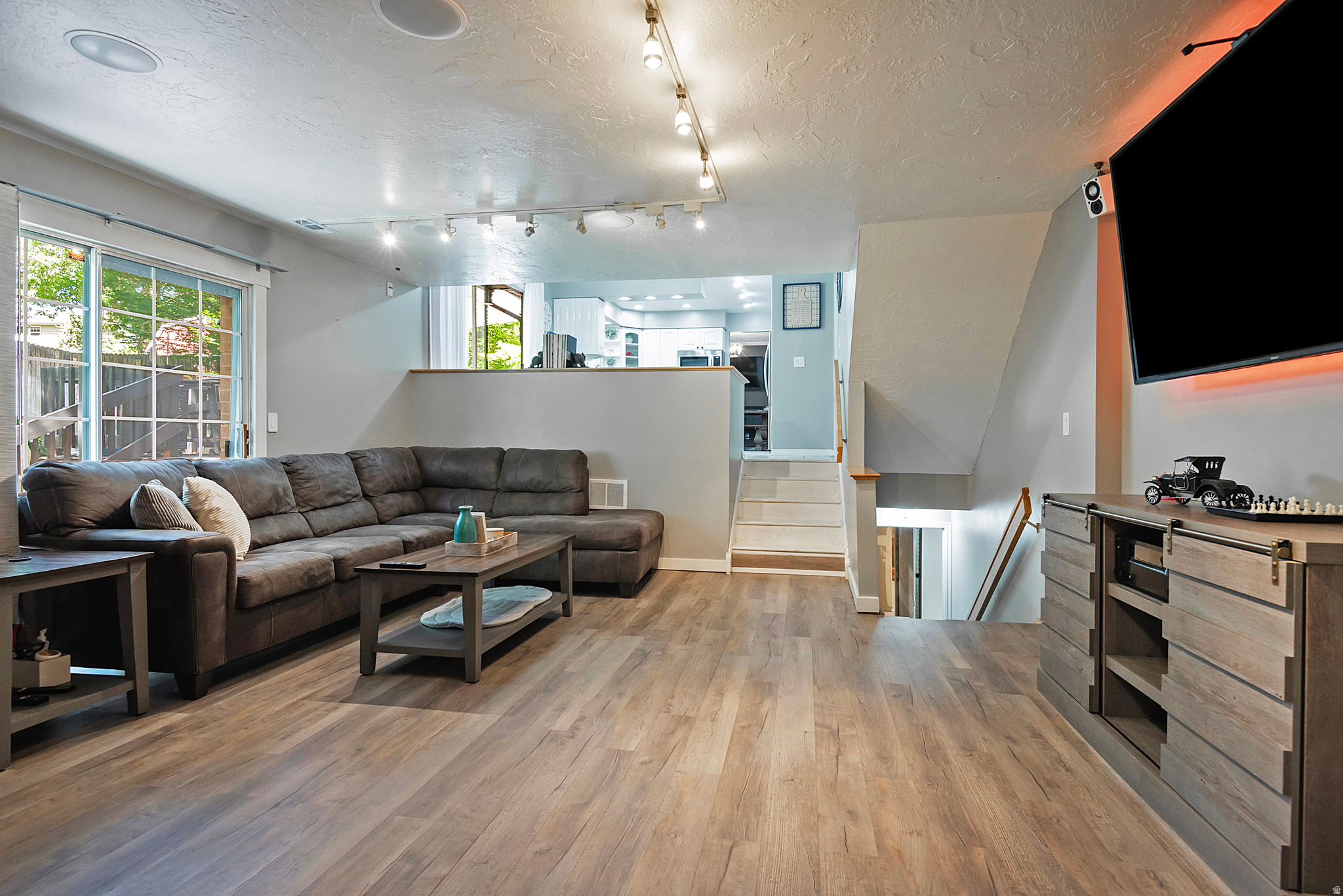 3310 E CREEK RD
