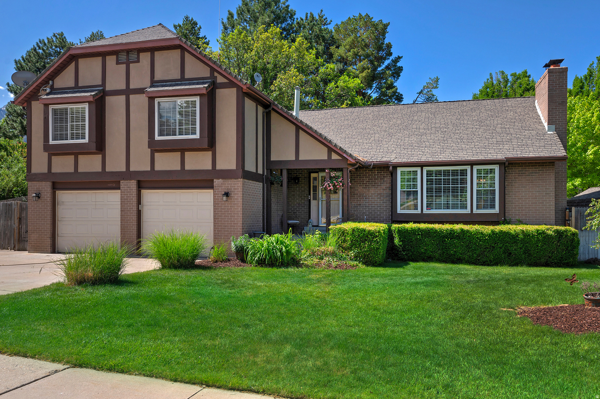 3310 E CREEK RD