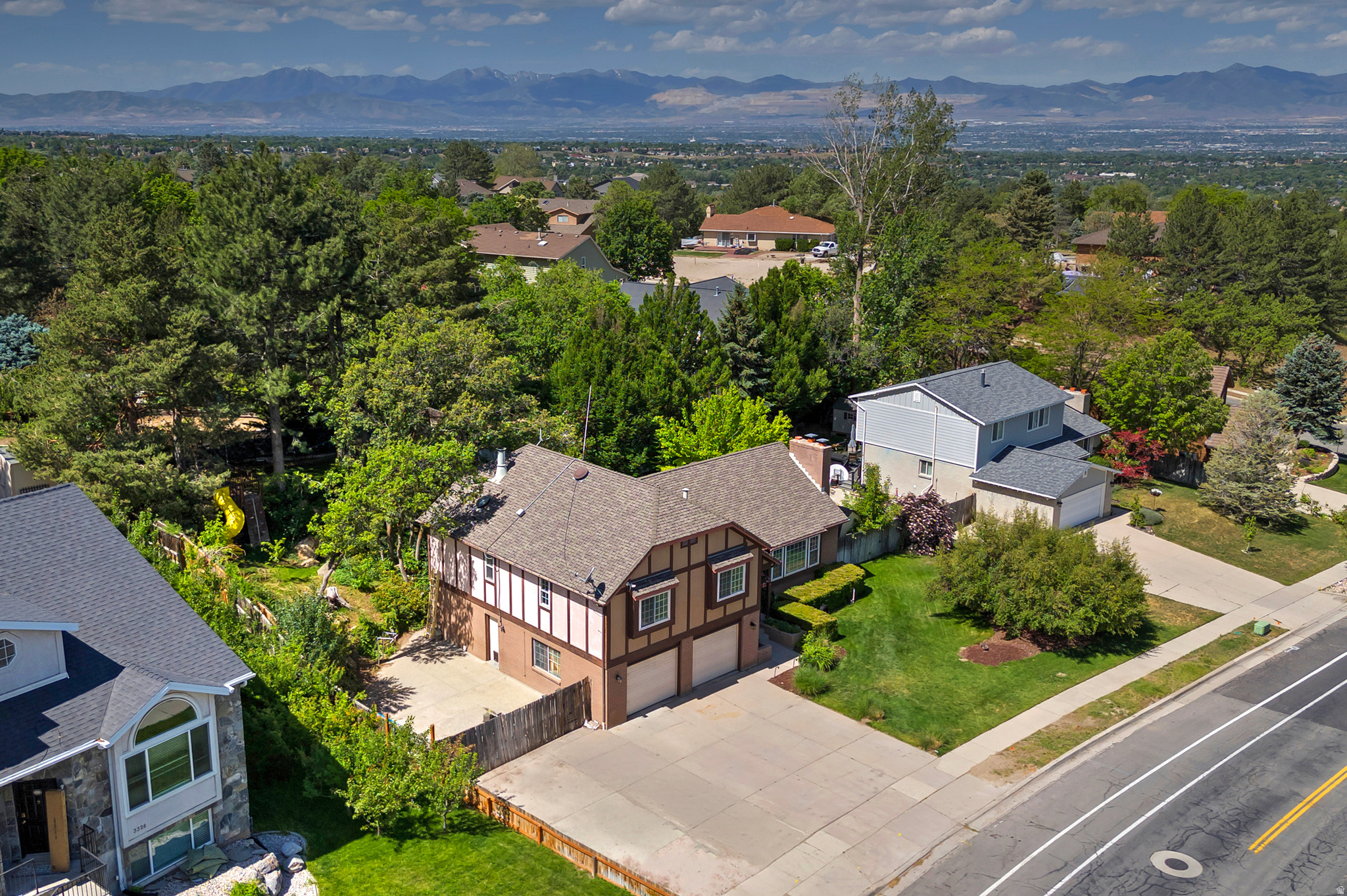 3310 E CREEK RD