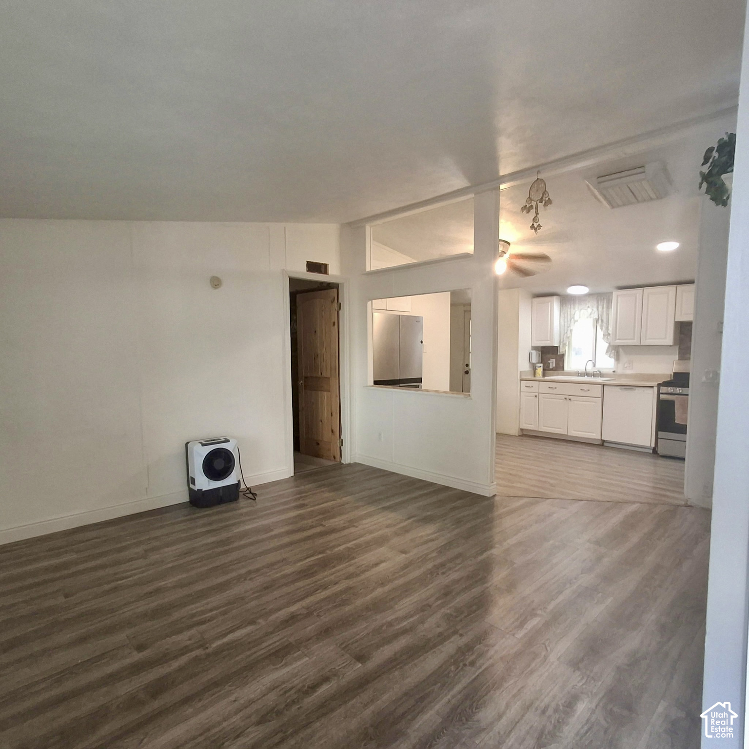 1258 W CHICKADEE
