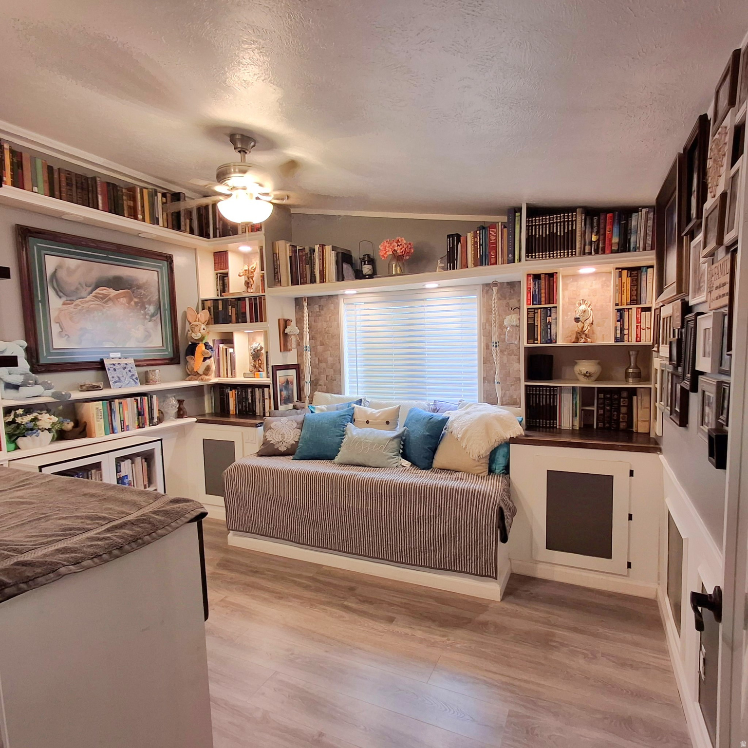 1258 W CHICKADEE